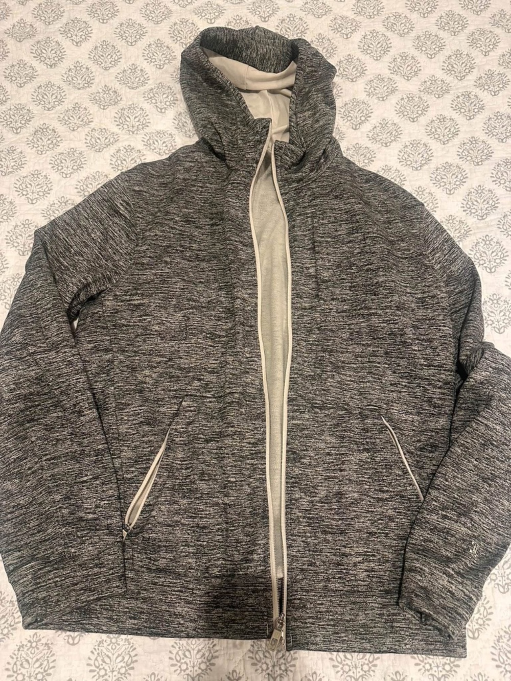 Lululemon Men’s zip up hoodie